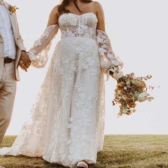 Alena Leena Dresses & Skirts - Alena Leena Peony Wedding Dress Ivory Lace A-Line Corset Detachable Sleeves 12